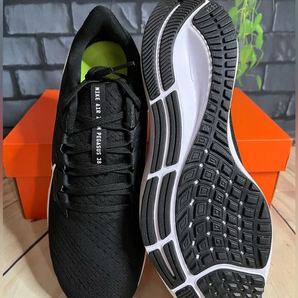 Nike Air Zoom Pegasus 38 - Picture 8 of 10